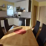 Apartment Family Tom *