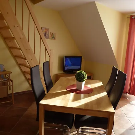 패밀리 아파트먼트 톰