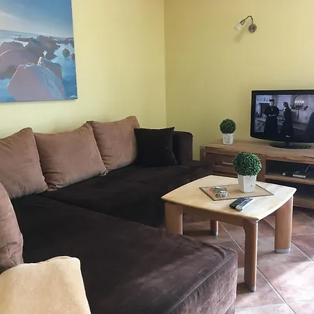 패밀리 아파트먼트 톰