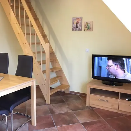 패밀리 아파트먼트 톰 아파트 *